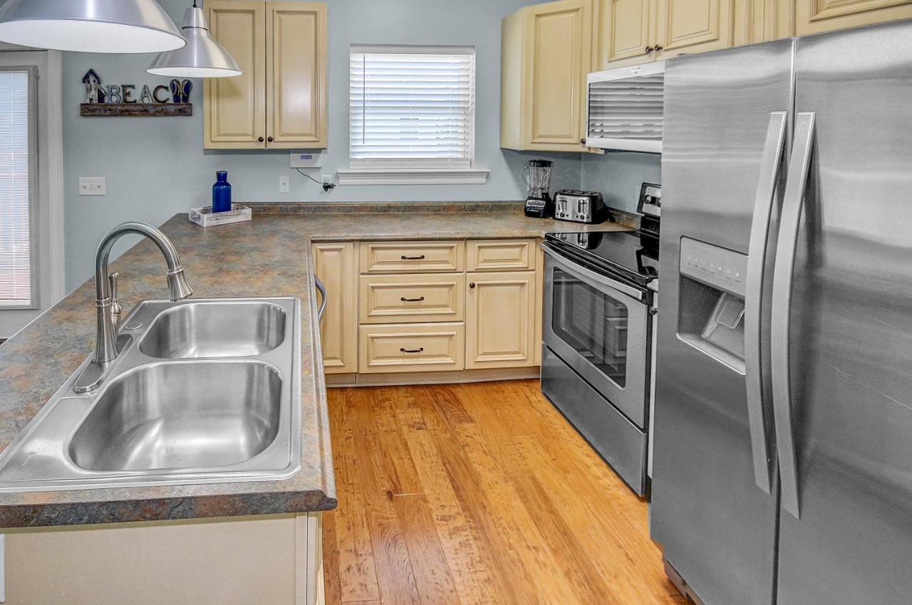 5 Bed, 5 Bath Home/only A 3 Minute Walk To The Beach! Sleeps 12 Holiday home Panama City Beach