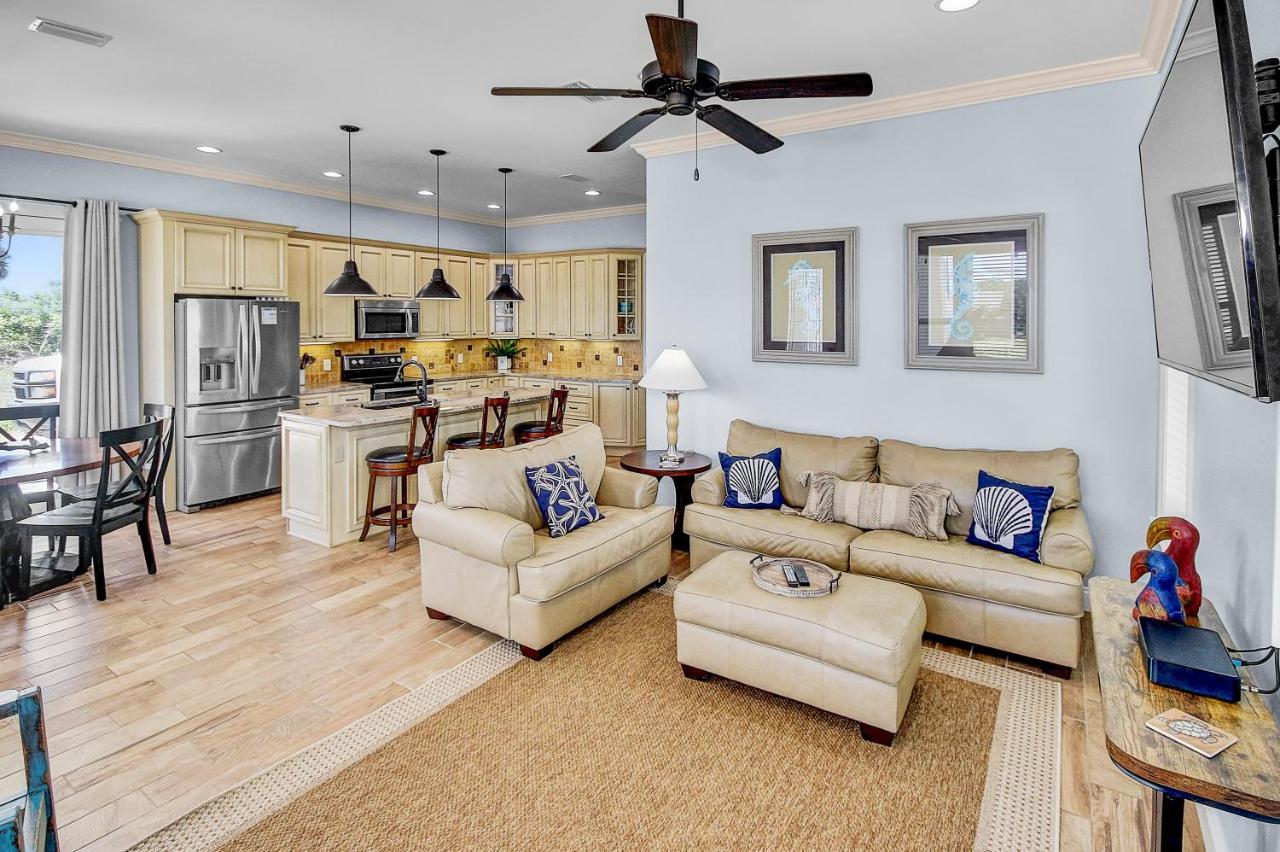 5 Bed, 5 Bath Home/only A 3 Minute Walk To The Beach! Sleeps 12 *