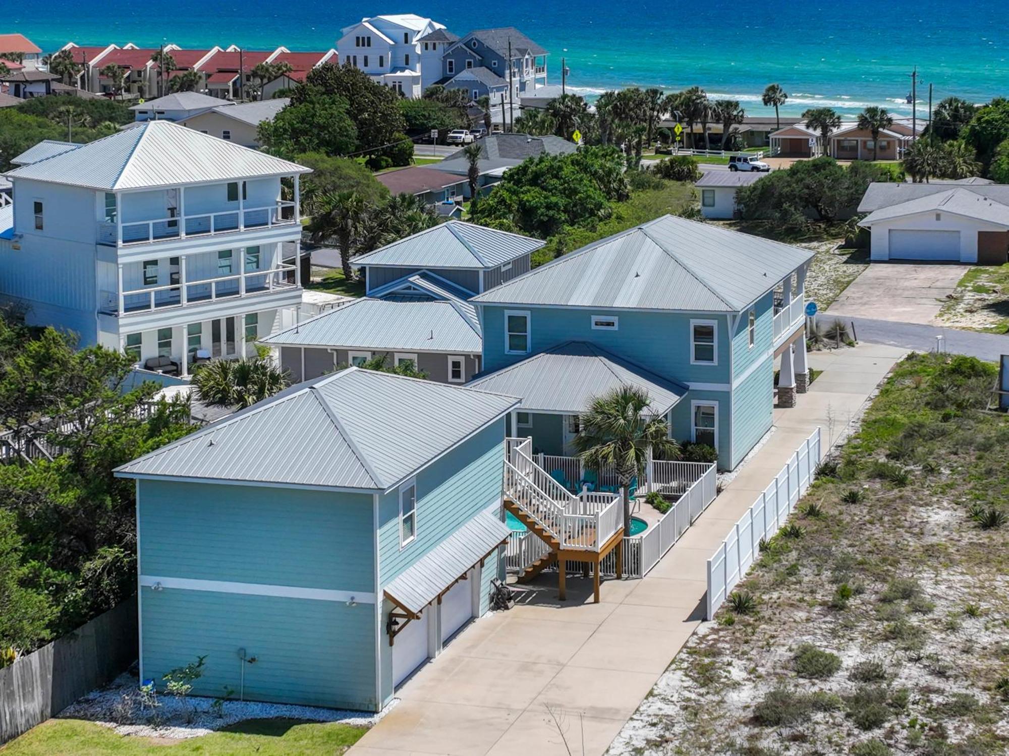 5 Bed, 5 Bath Home/only A 3 Minute Walk To The Beach! Sleeps 12 *
