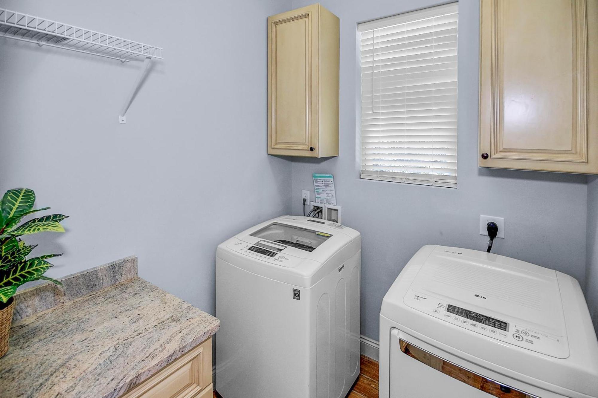 5 Bed, 5 Bath Home/only A 3 Minute Walk To The Beach! Sleeps 12 * Panama City Beach