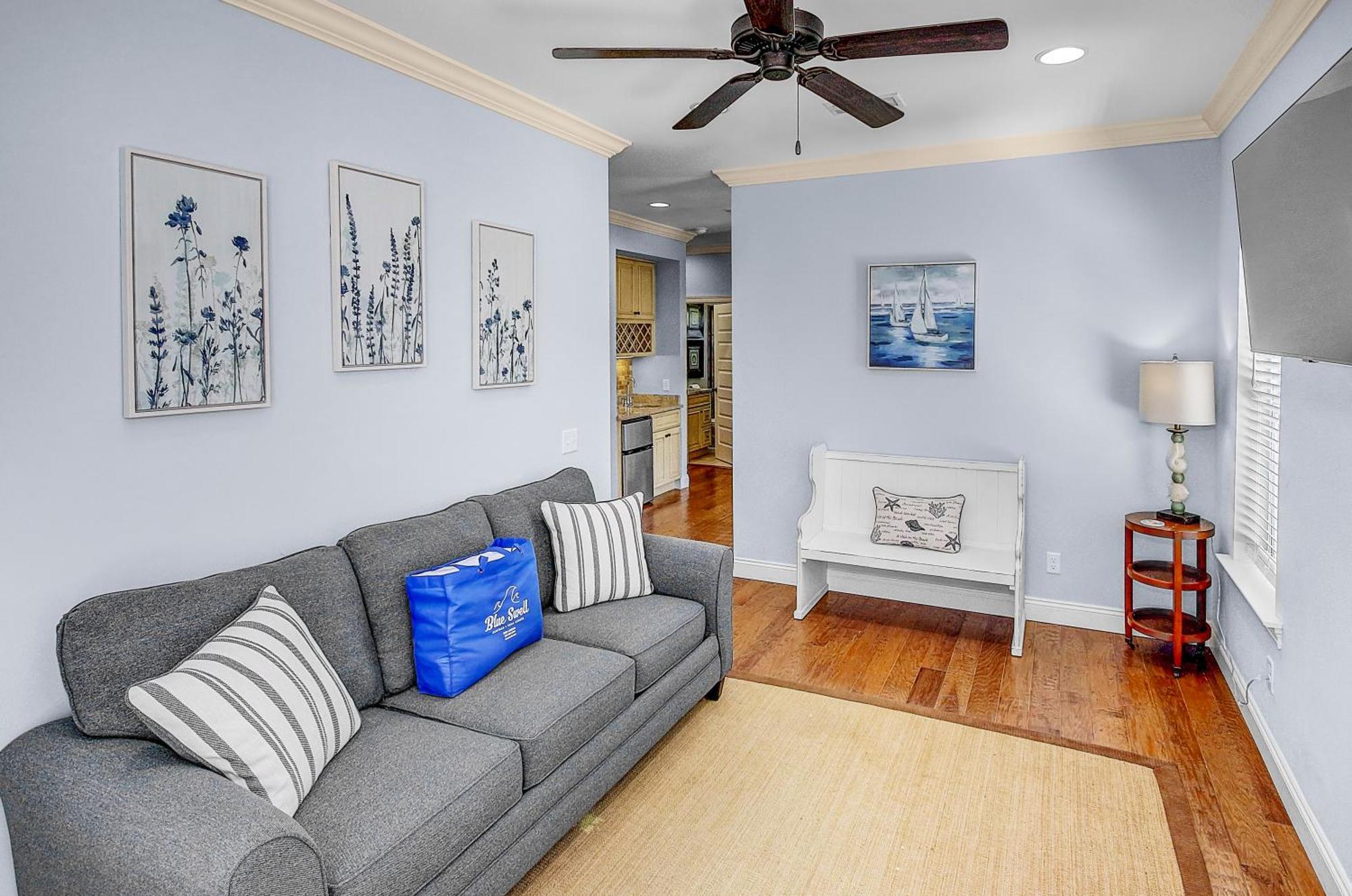 5 Bed, 5 Bath Home/only A 3 Minute Walk To The Beach! Sleeps 12 *