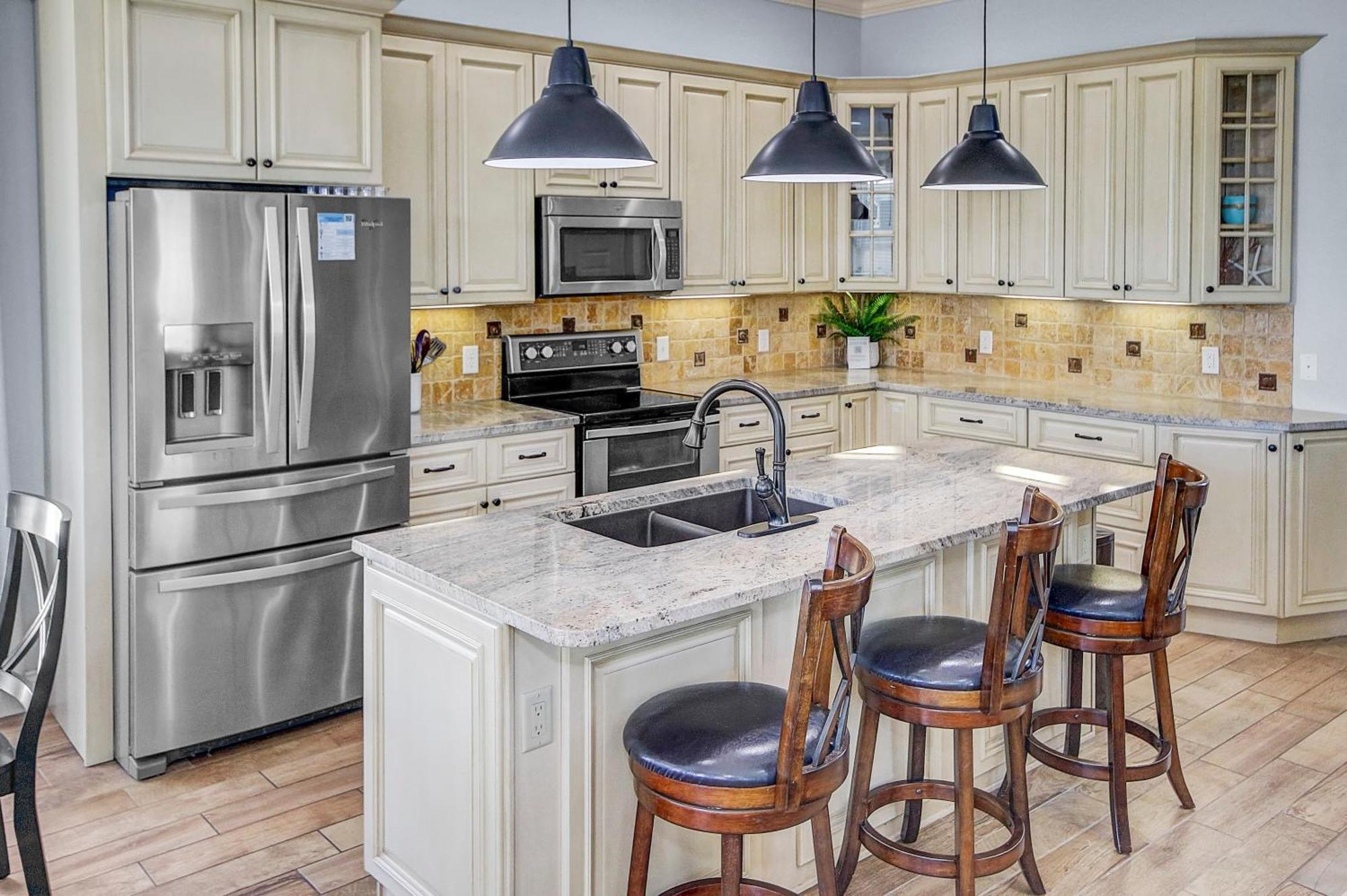 5 Bed, 5 Bath Home/only A 3 Minute Walk To The Beach! Sleeps 12 Panama City Beach