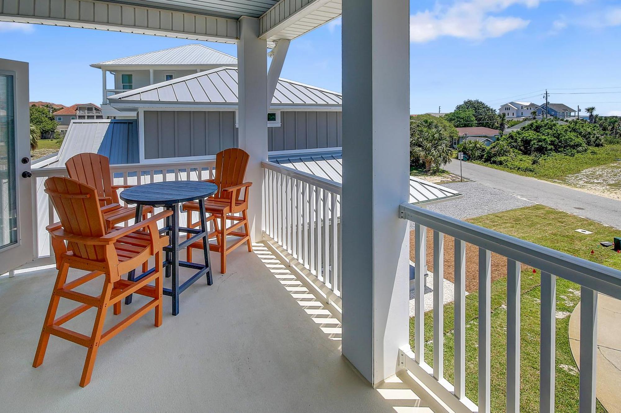 5 Bed, 5 Bath Home/only A 3 Minute Walk To The Beach! Sleeps 12 Holiday home