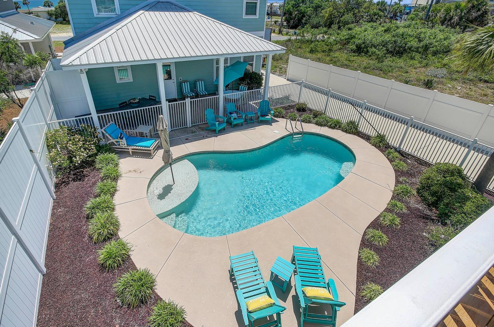 5 Bed, 5 Bath Home/only A 3 Minute Walk To The Beach! Sleeps 12 Holiday home *