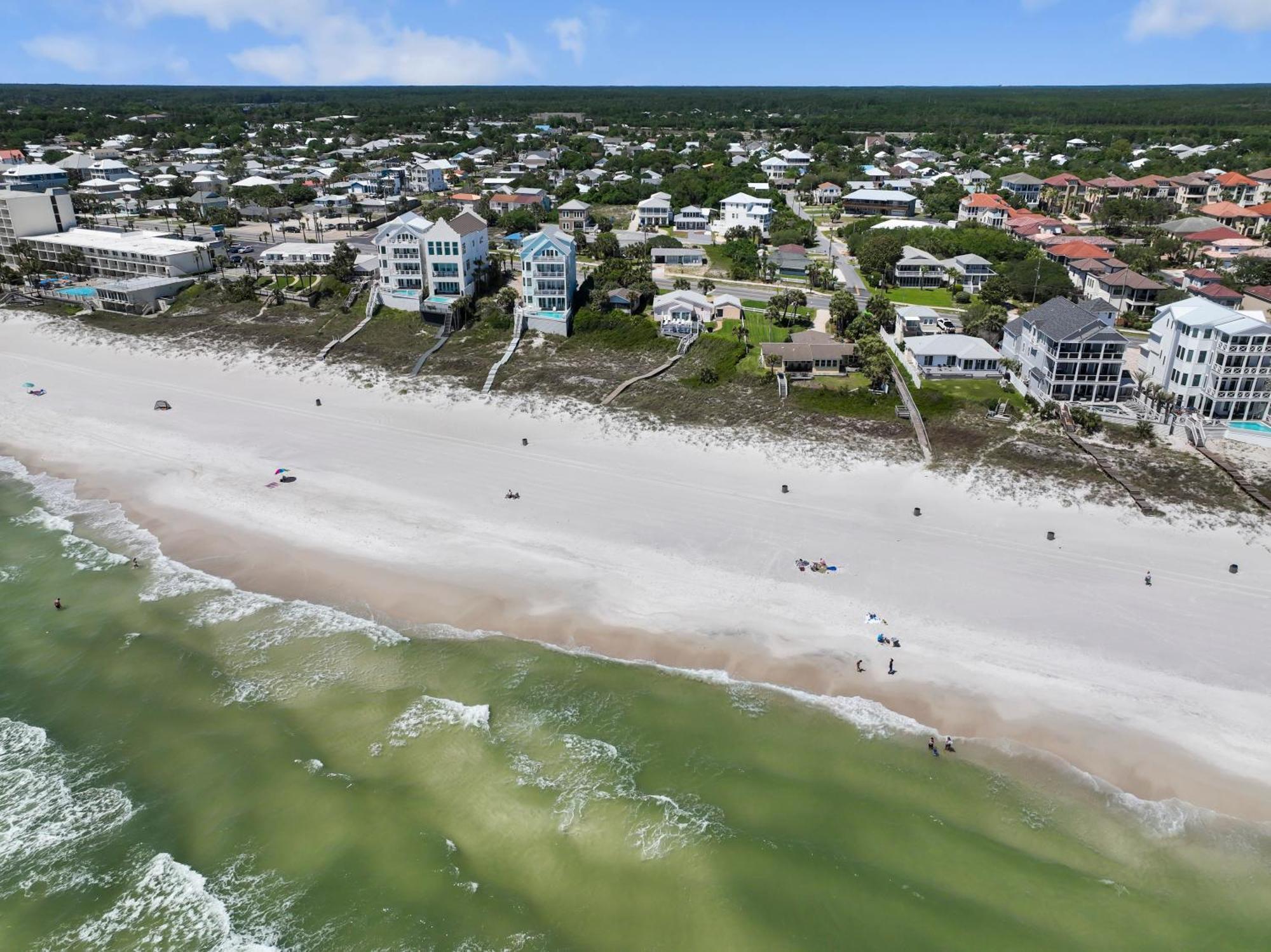 5 Bed, 5 Bath Home/only A 3 Minute Walk To The Beach! Sleeps 12 Panama City Beach